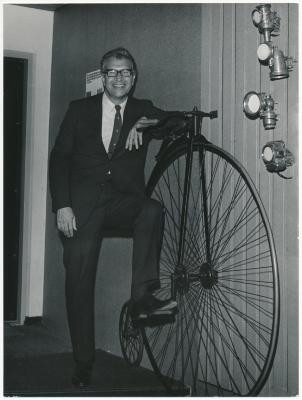Dave Brubeck with antique pennyfarthing bicycle (Schiphol, Netherlands)