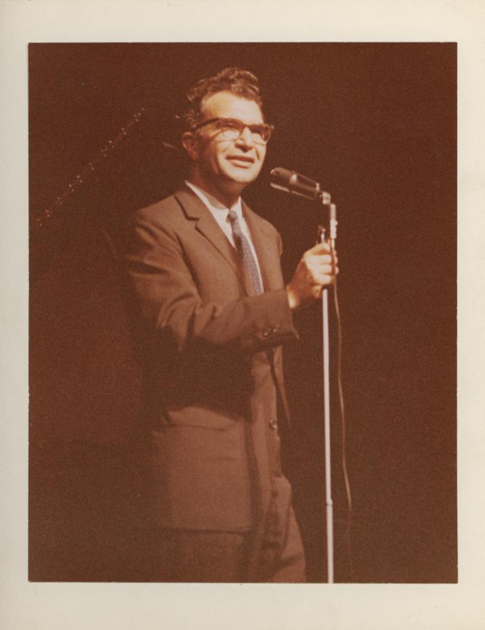 Dave Brubeck at microphone (Augustana College, Rock Island, Illinois)