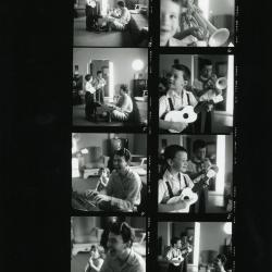 Dave Brubeck, Iola Brubeck, kids in new home (Oakland, California)