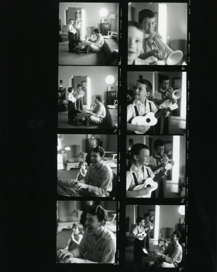 Dave Brubeck, Iola Brubeck, kids in new home (Oakland, California)