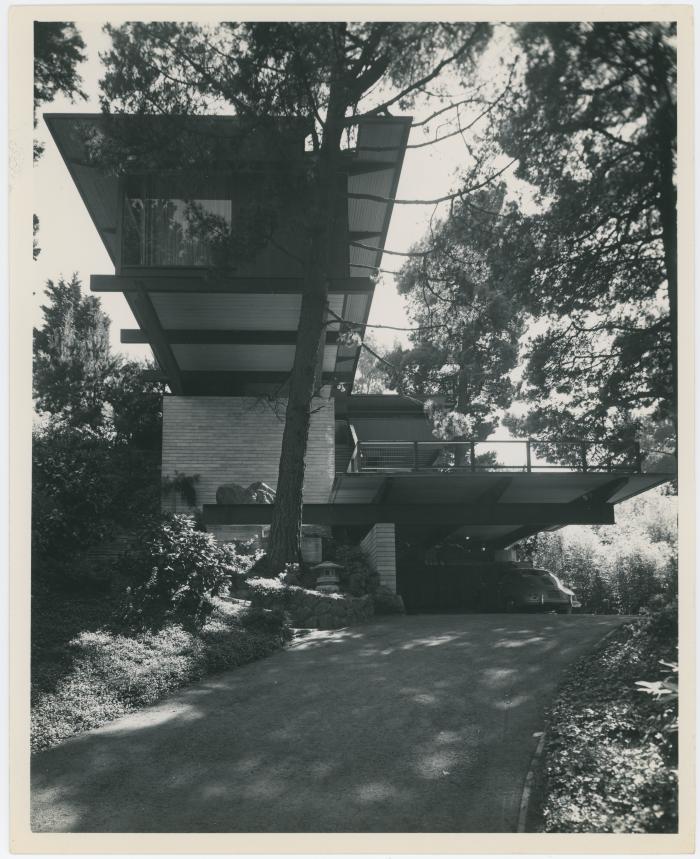 6630 Heartwood exterior with automobile (Oakland, California)