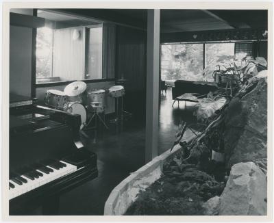 6630 Heartwood -- Music room (Oakland, California)