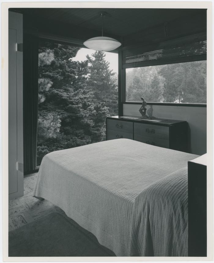 6630 Heartwood -- Master bedroom (Oakland, California)