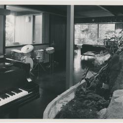 6630 Heartwood -- Music room (Oakland, California)