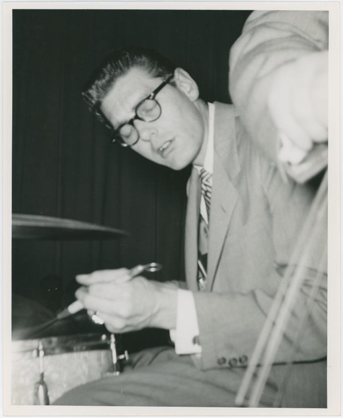 Joe Dodge in performance (Wilson Auditorium, University of Cincinnati, Ohio)