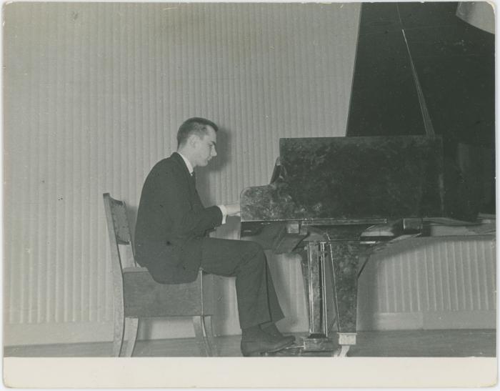 Andrzec Kurylewicz in performance (Poland)
