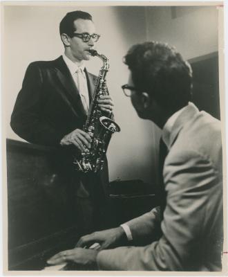 Dave Brubeck, Paul Desmond in studio performance
