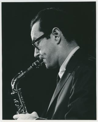 Paul Desmond in profile in performance