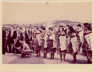 Maori women in line (airport, New Zealand)