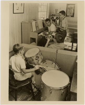 Dave Brubeck giving music lesson to Darius Brubeck, Michael Brubeck, Chris Brubeck, Dan Brubeck (Wilton, Connecticut)